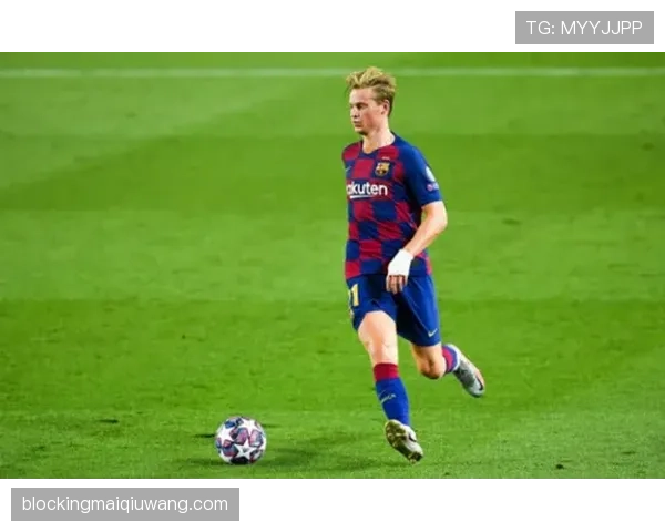 德容与卡马文加中场潜力及成长轨迹对比分析